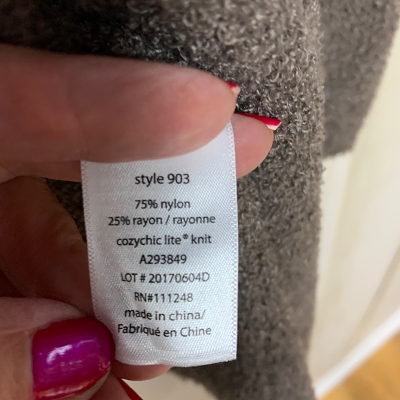 Barefoot Dreams Cozy Chic Lite Calypso Wrap Cocoa - Picture 6 of 8